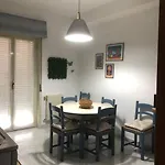 Frankie's House Апартаменты *