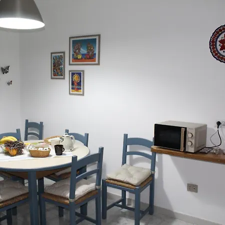Апартаменты Frankie's House *